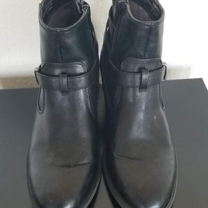 White Mountain Women's Rotary Ankle Boot Black siz